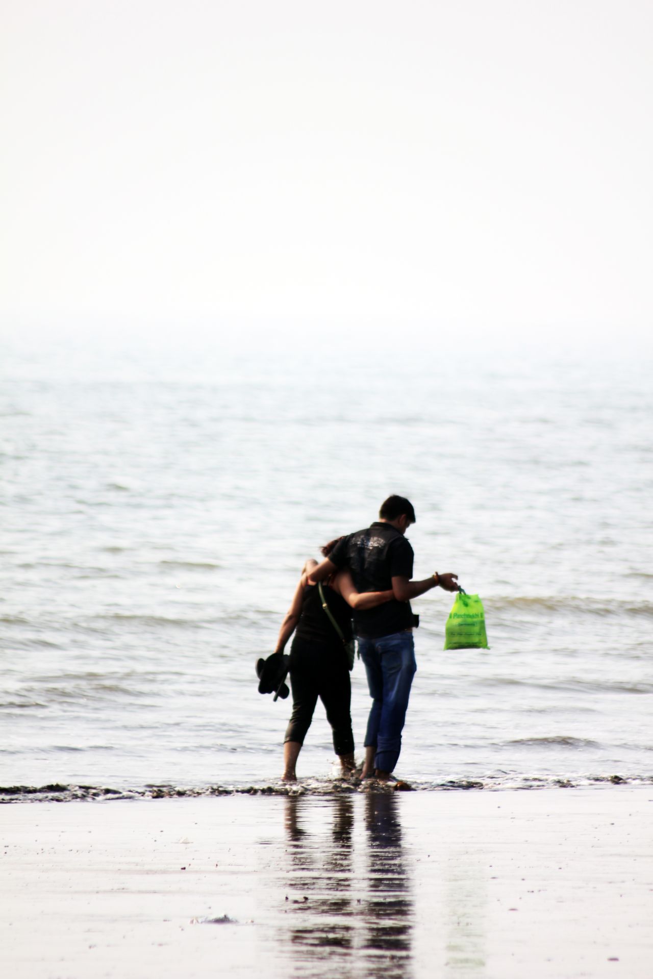 Couple Walking Beach Stock Free