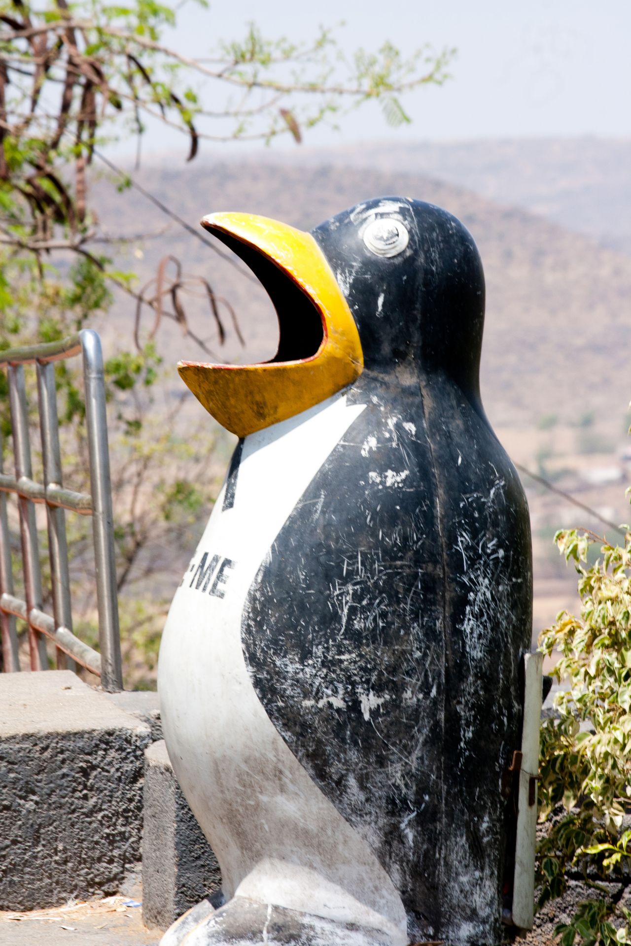 Penguin Shaped Dustbin Stock Free