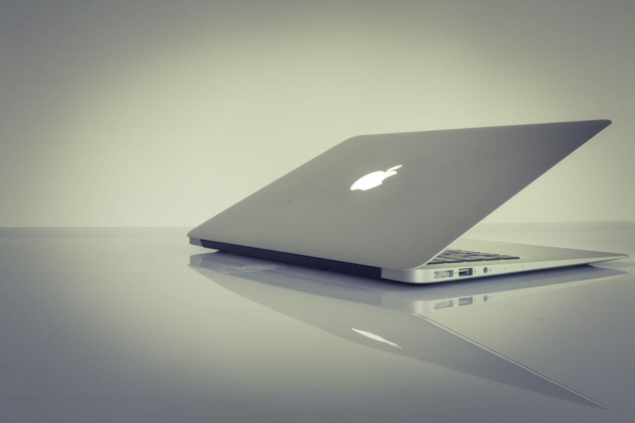 MacBook Air Minimal Stock Free