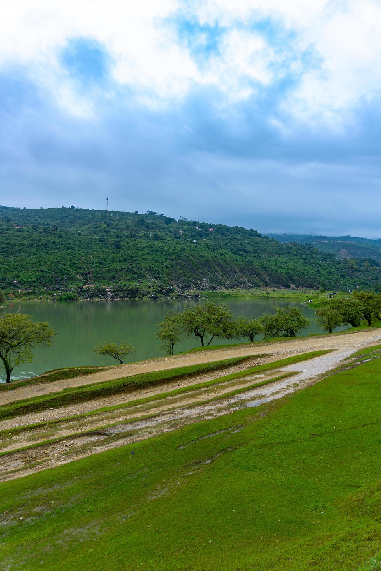 Natural landscape with lake and mountains, Selective Focus Stock Free