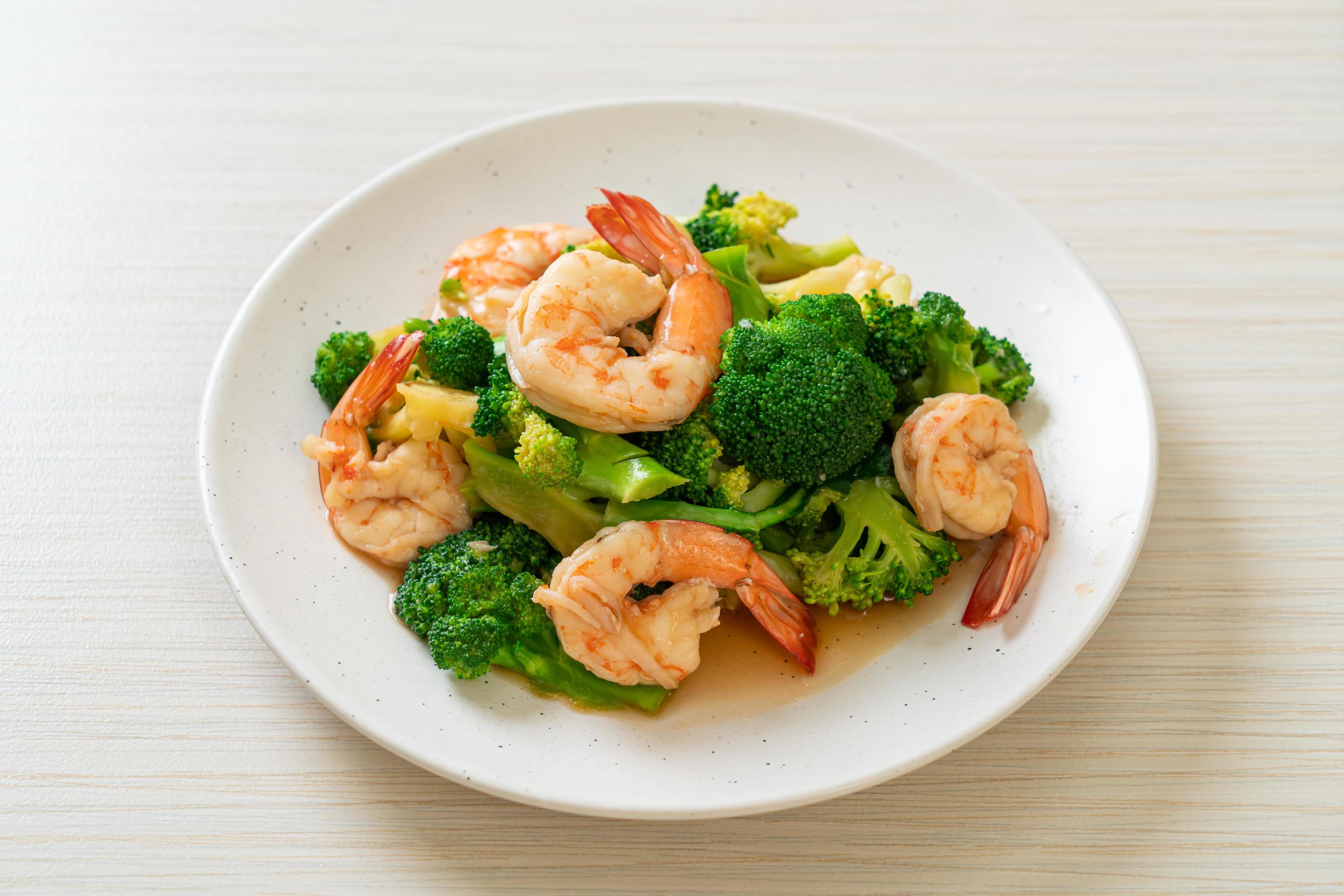 Stir-fried broccoli with shrimp – homemade food style Stock Free