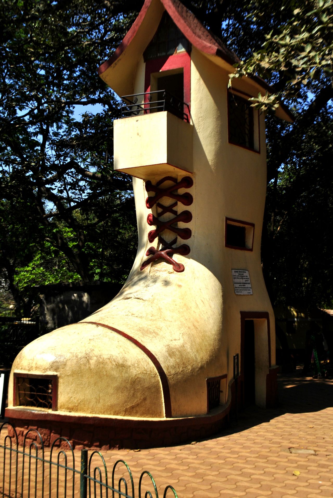 Shoe Shaped Building Stock Free