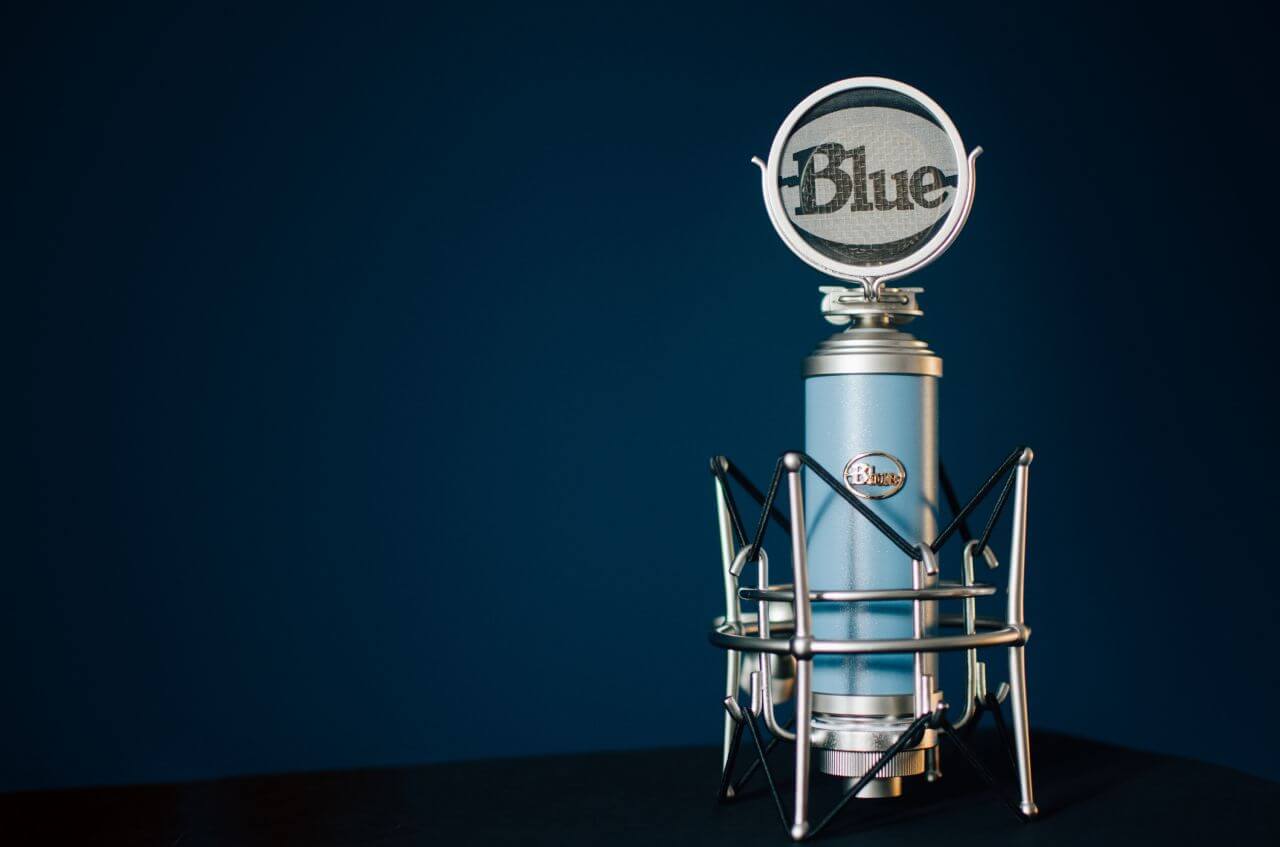 Blue Retro Style Microphone Stock Free