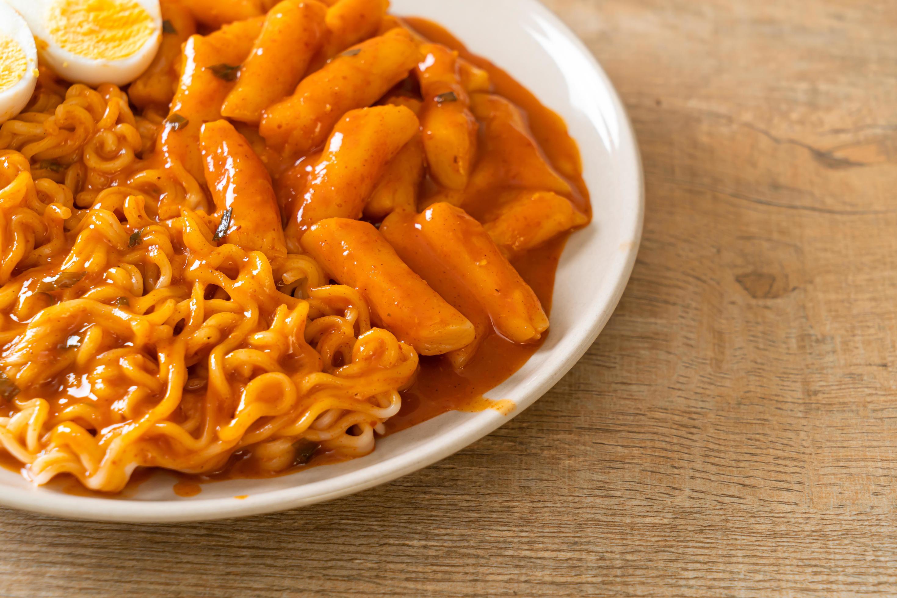 Rabokki, or Ramen or Korean instant noodle and Tteokbokki in spicy Korean sauce – Korean food style Stock Free