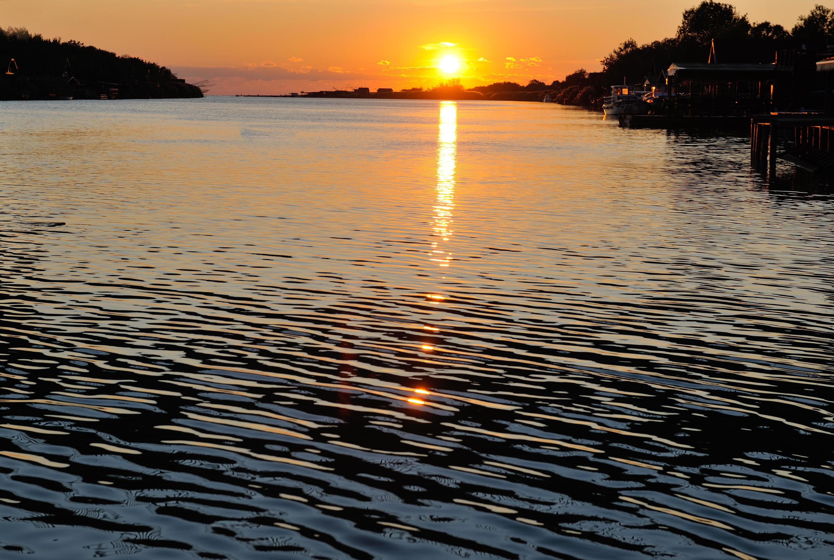 sunset on river Stock Free