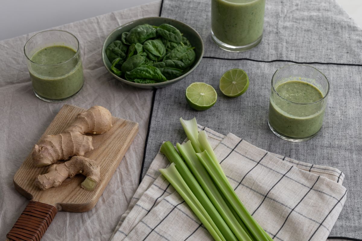 Green Smoothie Ingredients On A Linen Tablecloth Stock Free