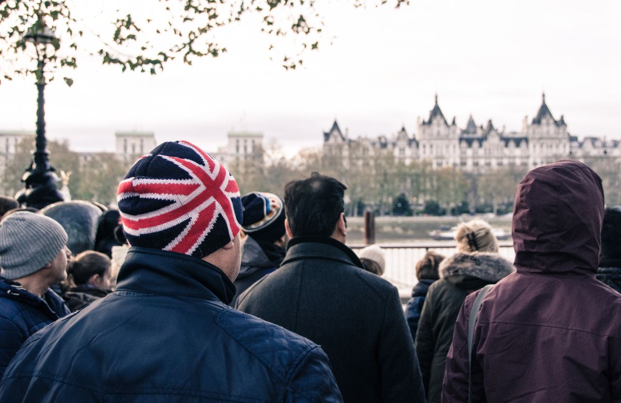 Man wearing union jack cap Stock Free