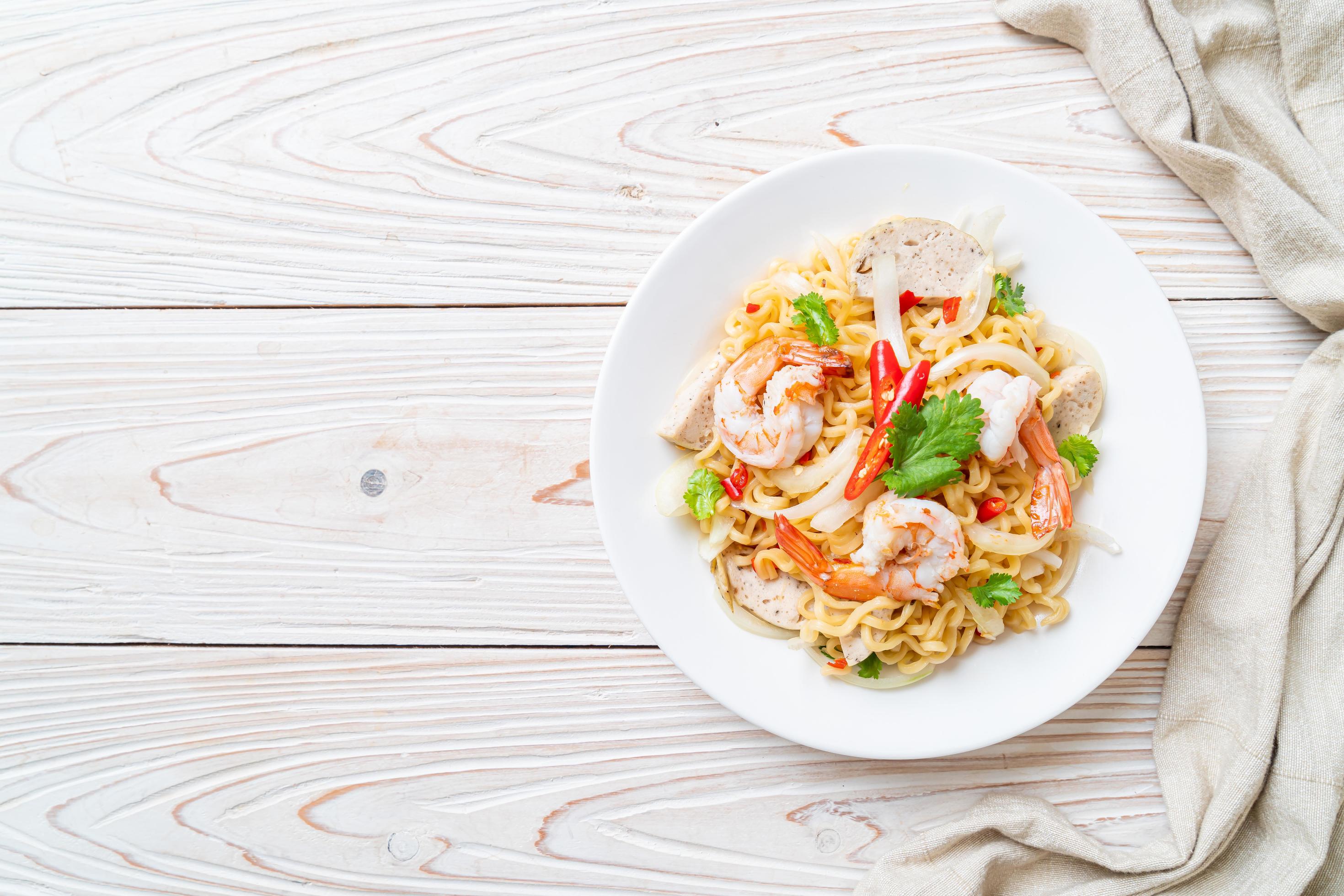 
									Spicy instant noodles salad with shrimps – Thai food style Stock Free