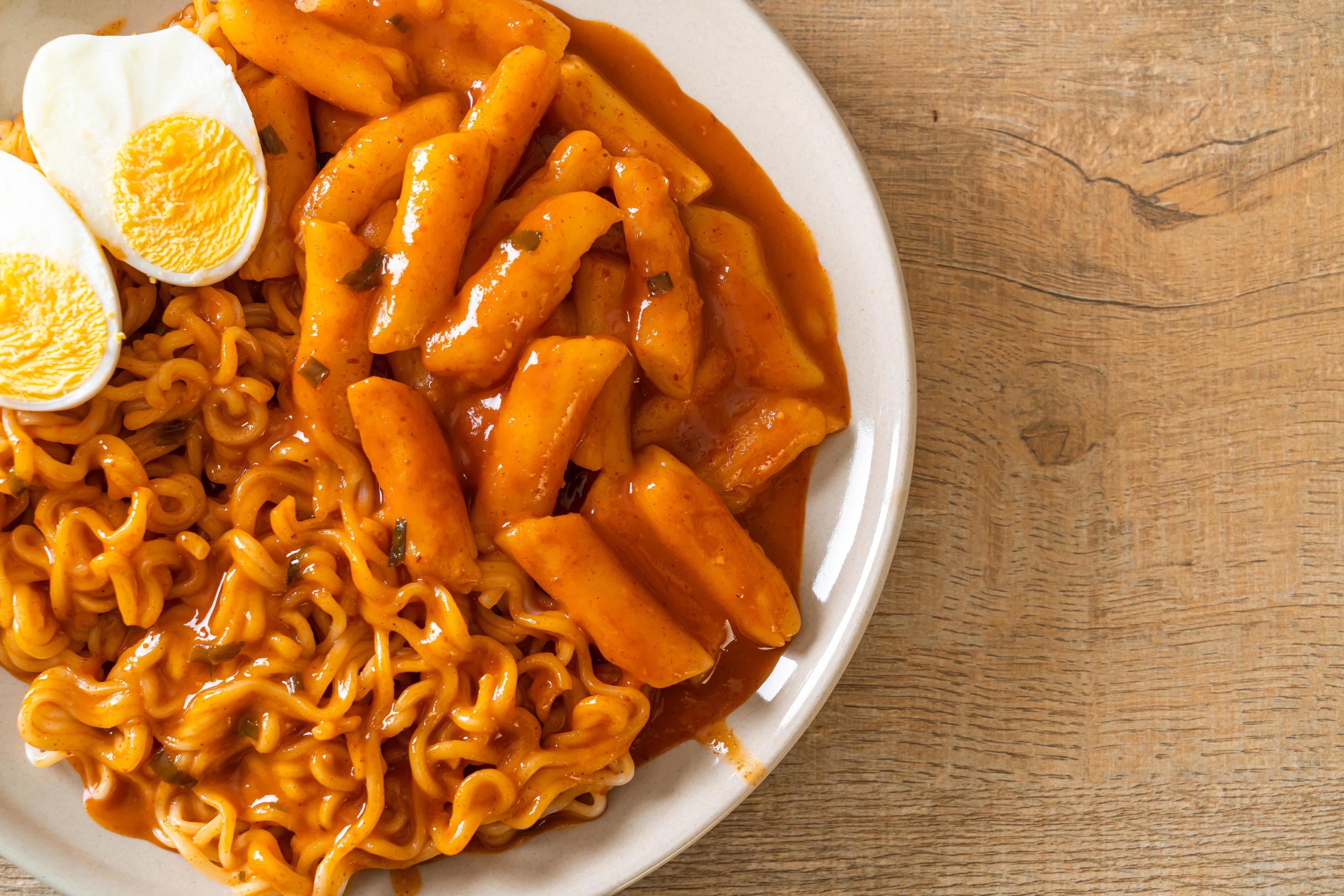 Rabokki, or Ramen or Korean instant noodle and Tteokbokki in spicy Korean sauce – Korean food style Stock Free