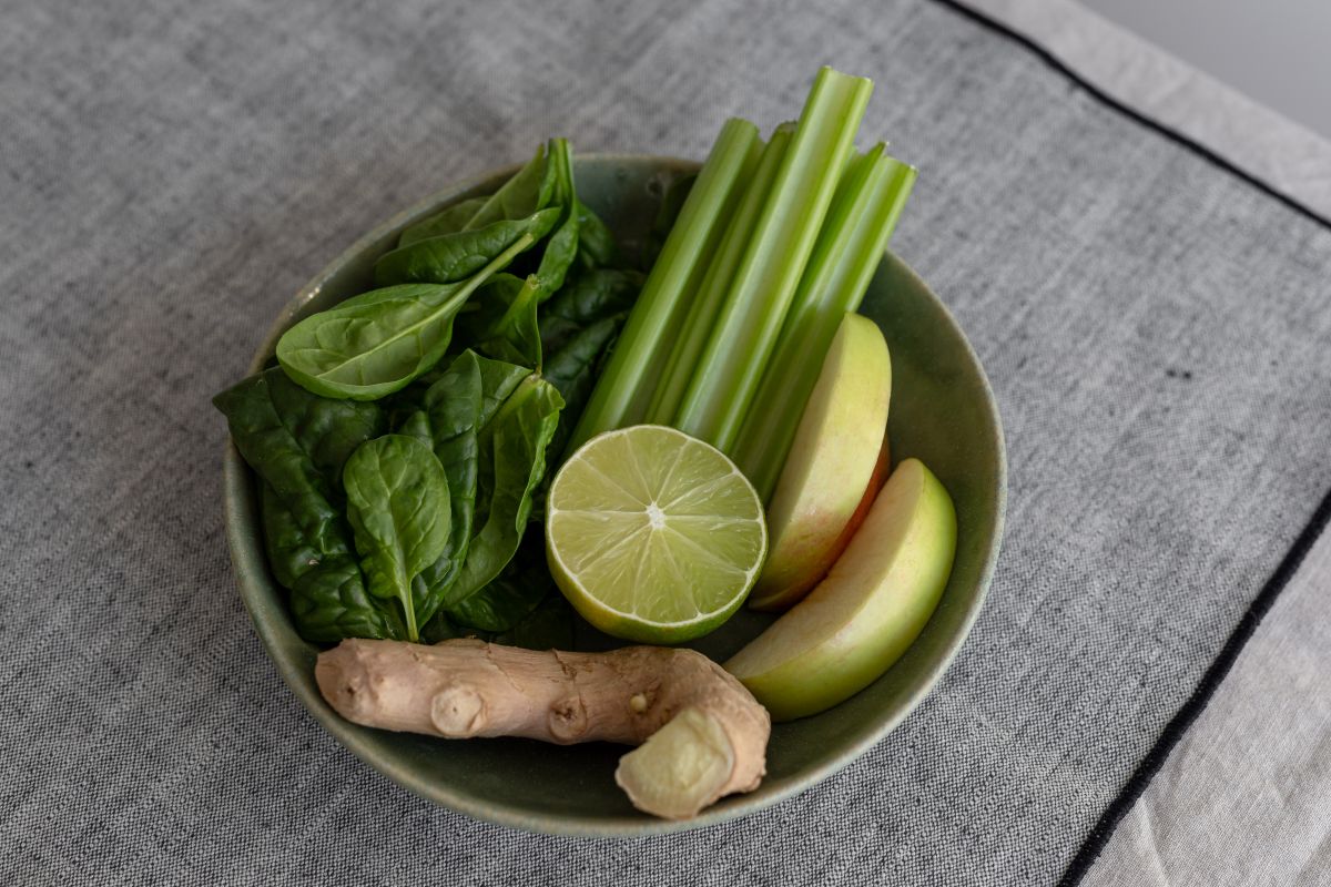 Green Smoothie Ingredients On A Linen Tablecloth Stock Free