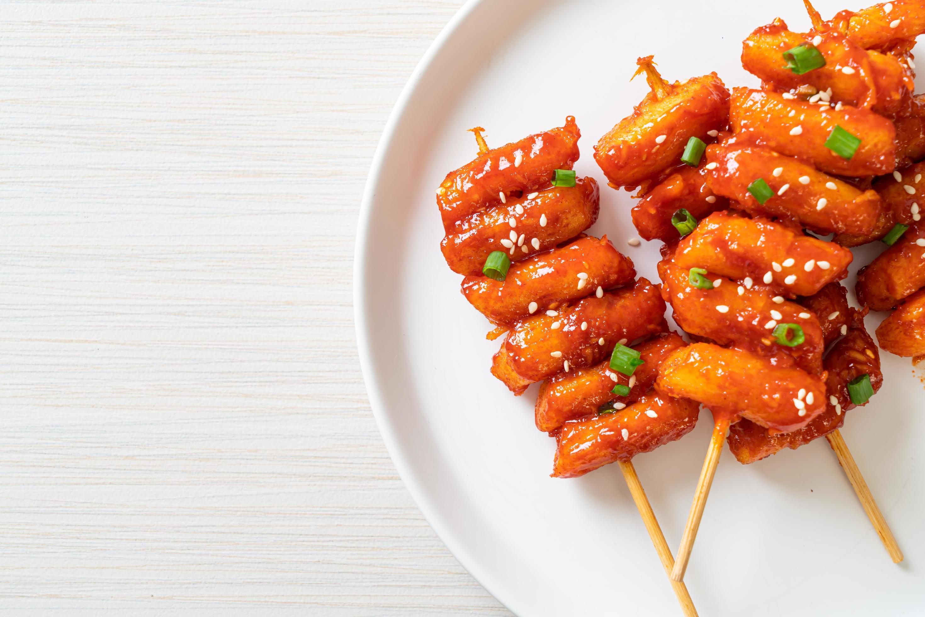 Deep-fried Korean rice cake, or Tteokbokki, with spicy sauce – Korean food style Stock Free