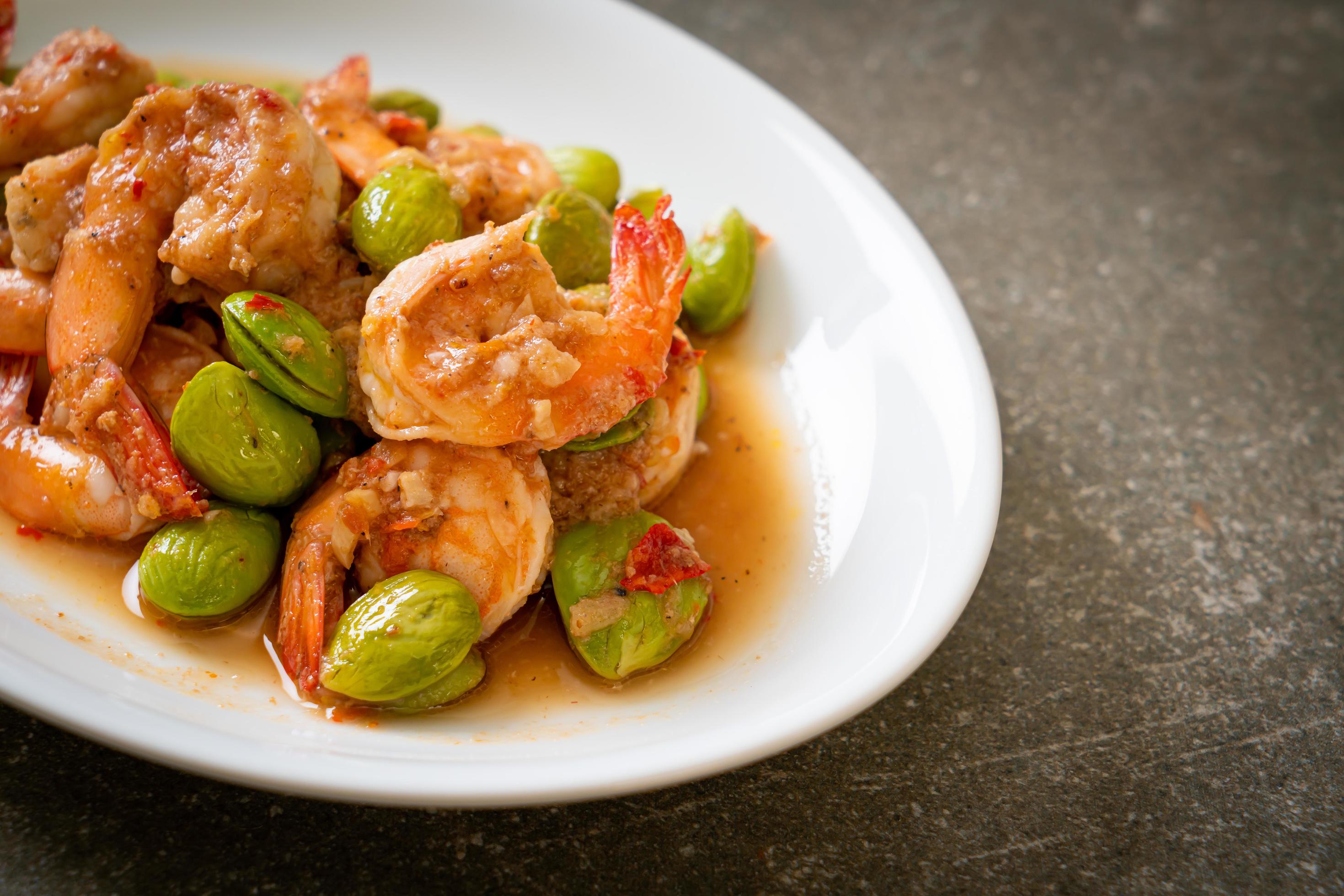 
									Stir-fried twisted cluster bean with shrimp – Thai food style Stock Free