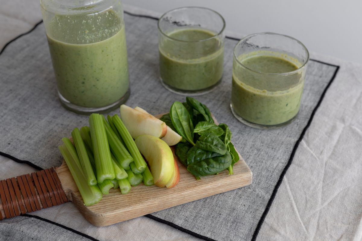 Green Smoothie Ingredients On A Linen Tablecloth Stock Free