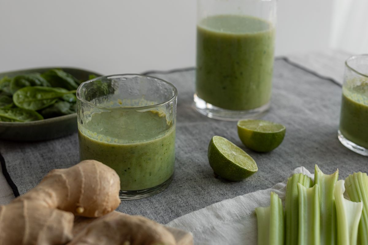 Green Smoothie Ingredients On A Linen Tablecloth Stock Free