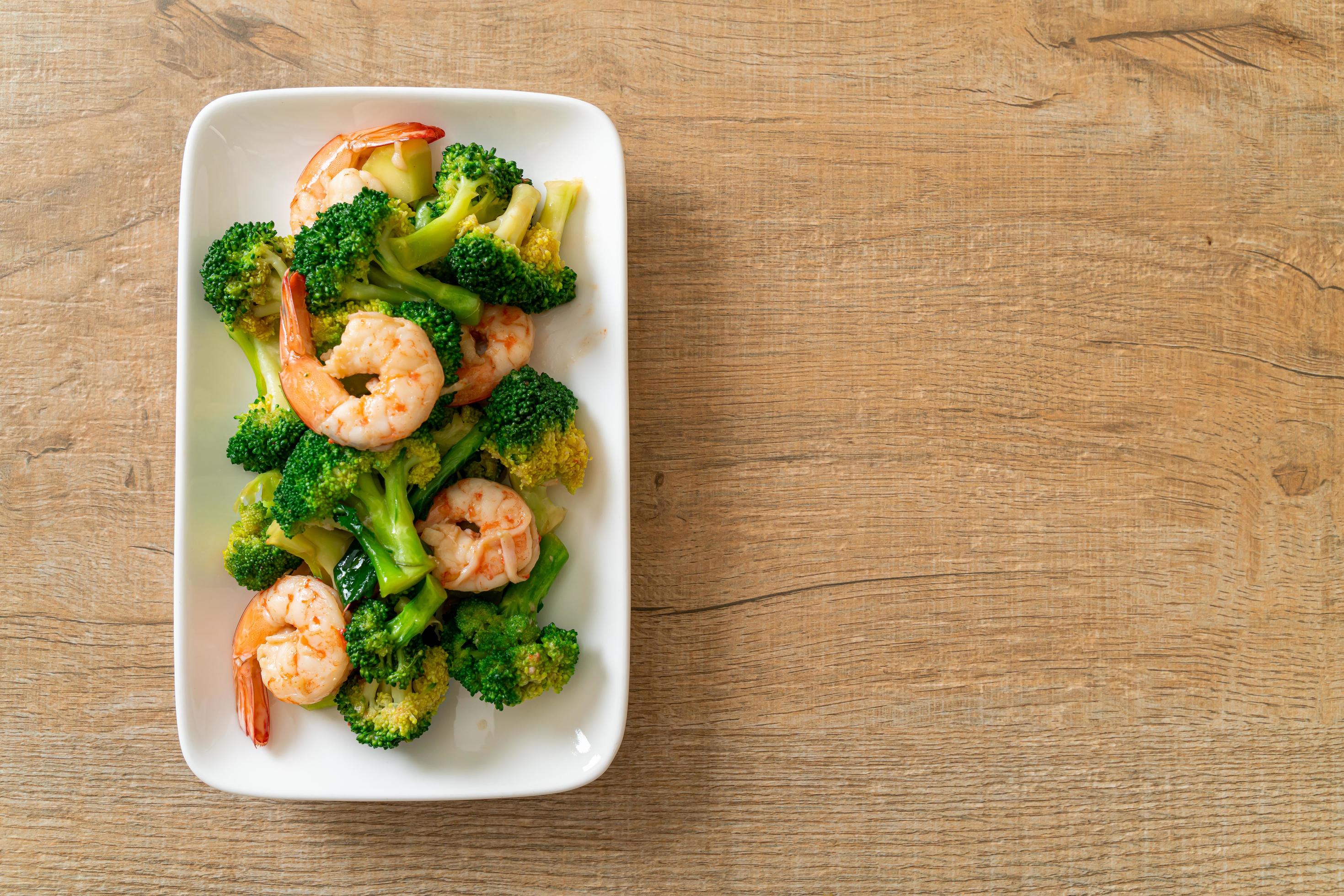 Stir-fried broccoli with shrimp – homemade food style Stock Free