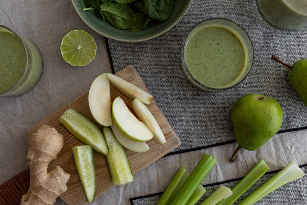 Green Smoothie Ingredients On A Linen Tablecloth Stock Free