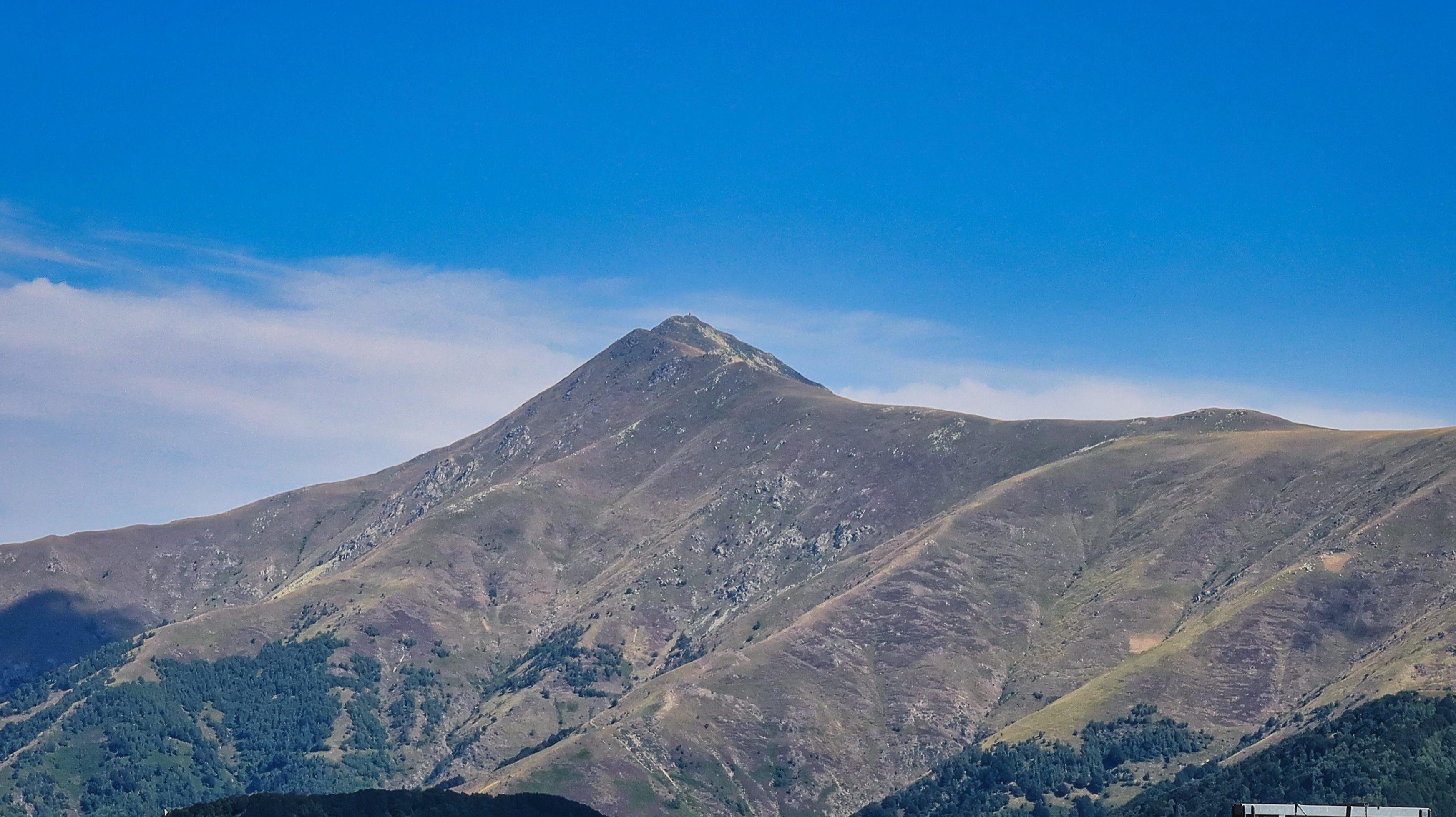 beautiful views of the mountains of Limone Piemonte, in the Piedmontese maritime alps, during a trekking in August of the summer of 2022 Stock Free