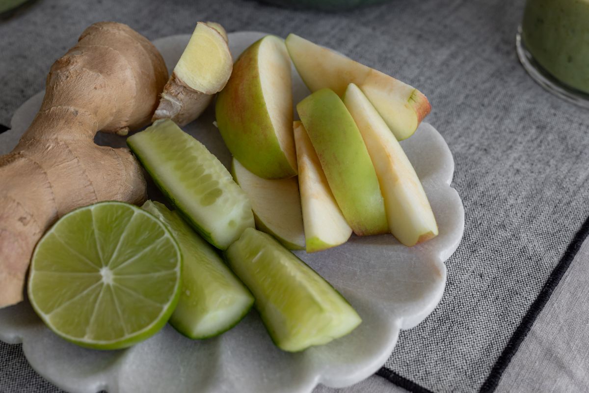 Green Smoothie Ingredients On A Linen Tablecloth Stock Free