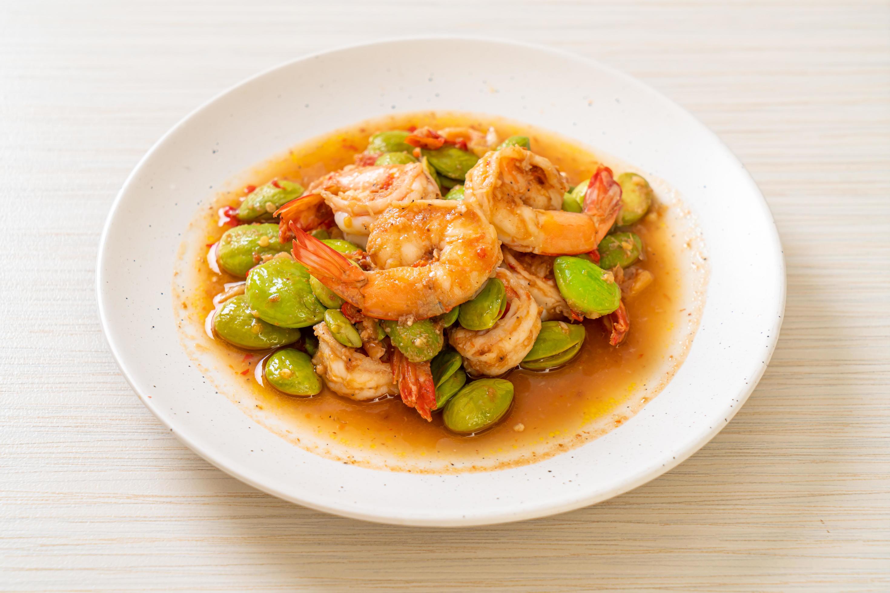 Stir-fried twisted cluster bean with shrimp – Thai food style Stock Free