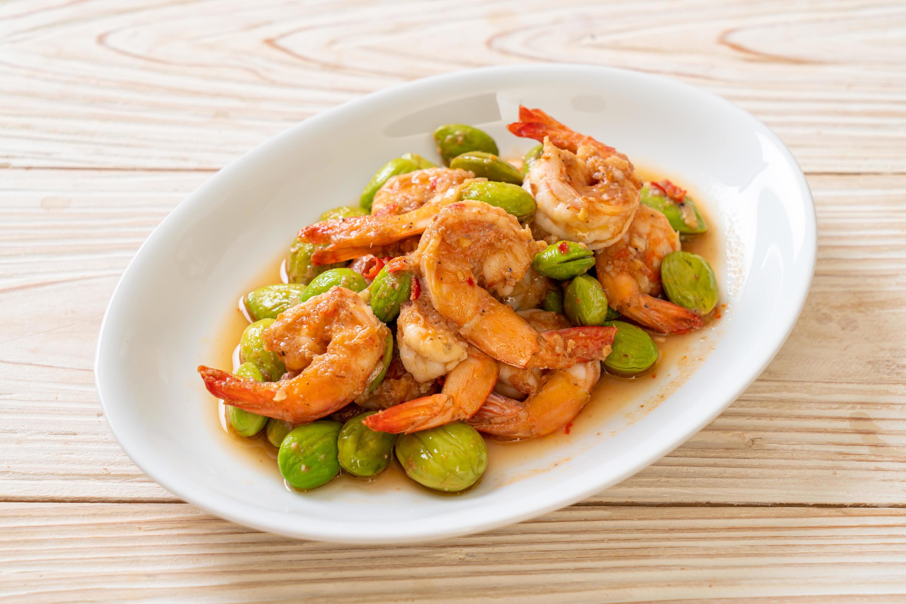 
									Stir-fried twisted cluster bean with shrimp – Thai food style Stock Free