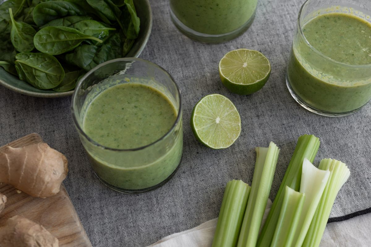 Green Smoothie Ingredients On A Linen Tablecloth Stock Free