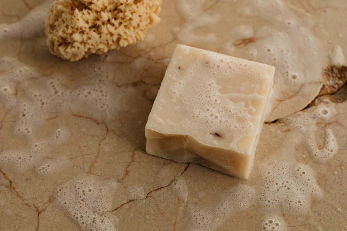 
									Organic hygiene products – solid soap bar with natural sea sponge Stock Free