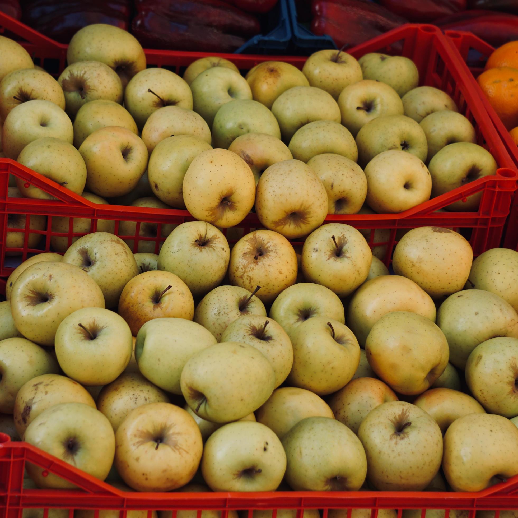 
									Green apple fruit, healthy and tasty food Stock Free