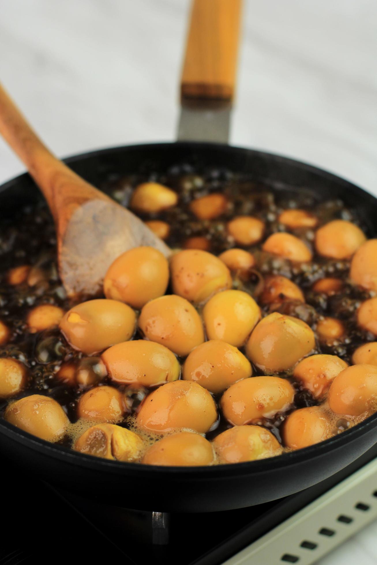 Close Up Semur Telur Puyuh is Boiled Eggs Cook with Soy Sauce for Family Menu Stock Free