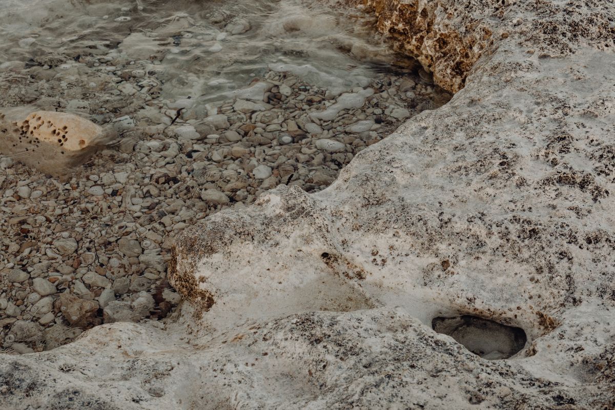 
									Coastal Beauty – A Collection of Free Stock Photos with a Rocky Beach and Bright Blue Water Stock Free
